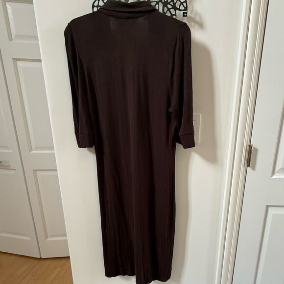 White + Warren Mother of Pearl Button Collared Short Sleeve Midi Dress in Brown - Picture 12 of 13